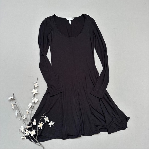 BCBGeneration fit-n-flare black scoop neck dress, S. - Picture 5 of 8
